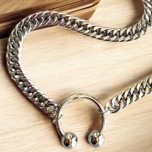 Modern Curb Chain Necklace with Circular Septum Centerpiece Sleek Sexy Witchy - Picture 11 of 15